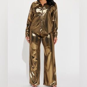 *NWT* Fashion Nova Gold Metallic 2 Piece Set